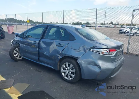 2020 Toyota Corolla Le z USA, uszkodzony, nr VIN 5YFEPRAE5LP102386